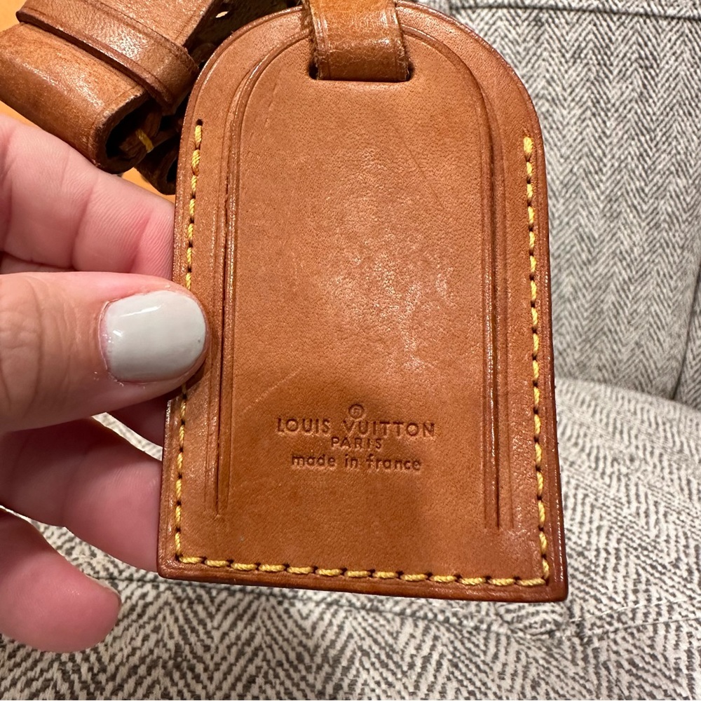 Louis Vuitton Luggage Tag with Poignet - Picture 2 of 8